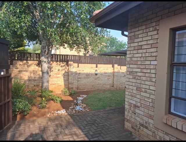 2 BEDROOM TOWNHOUSE FOR SALE IN BERGBRON